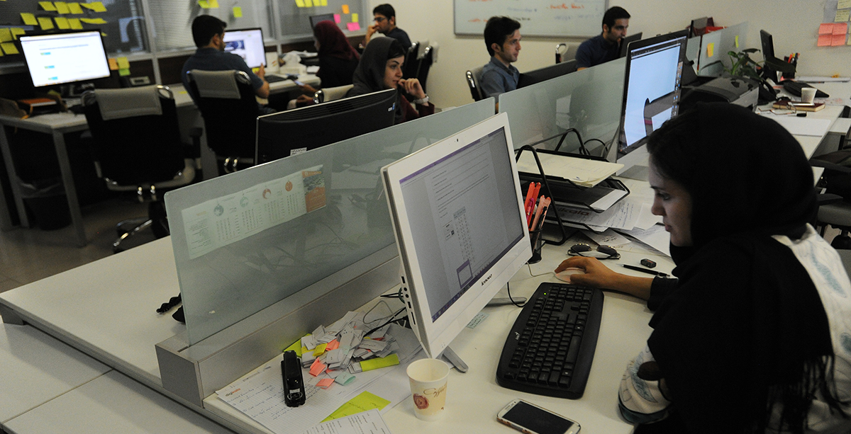 Escalating emigration and ‘drought’ in Iran’s IT industry – Formes