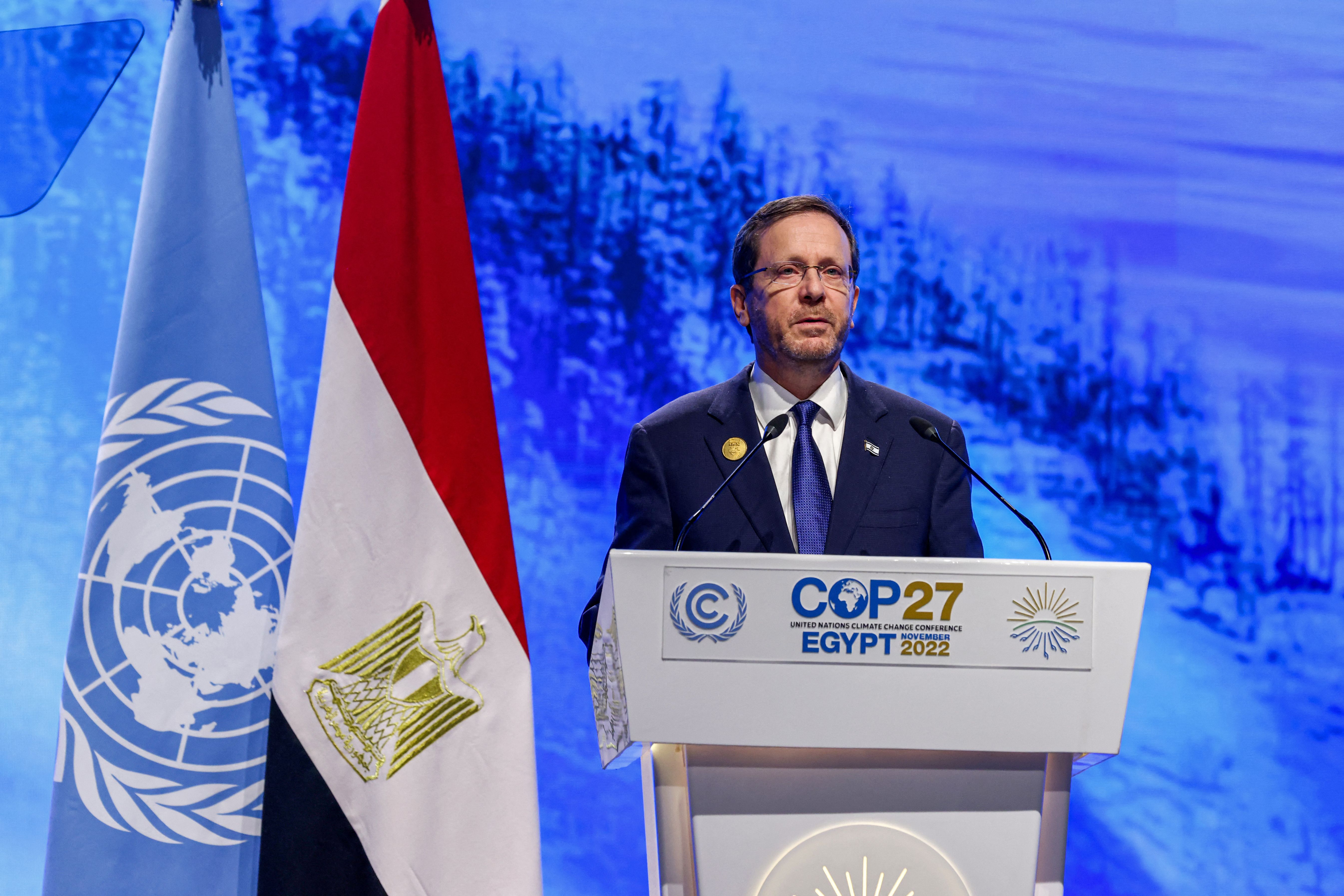 Israeli President Isaac Herzog delivers a speech at the COP27 climate conference in Sharm el-Sheikh, Egypt on Nov. 7, 2022. Photo by AHMAD GHARABLI/AFP via Getty Images.