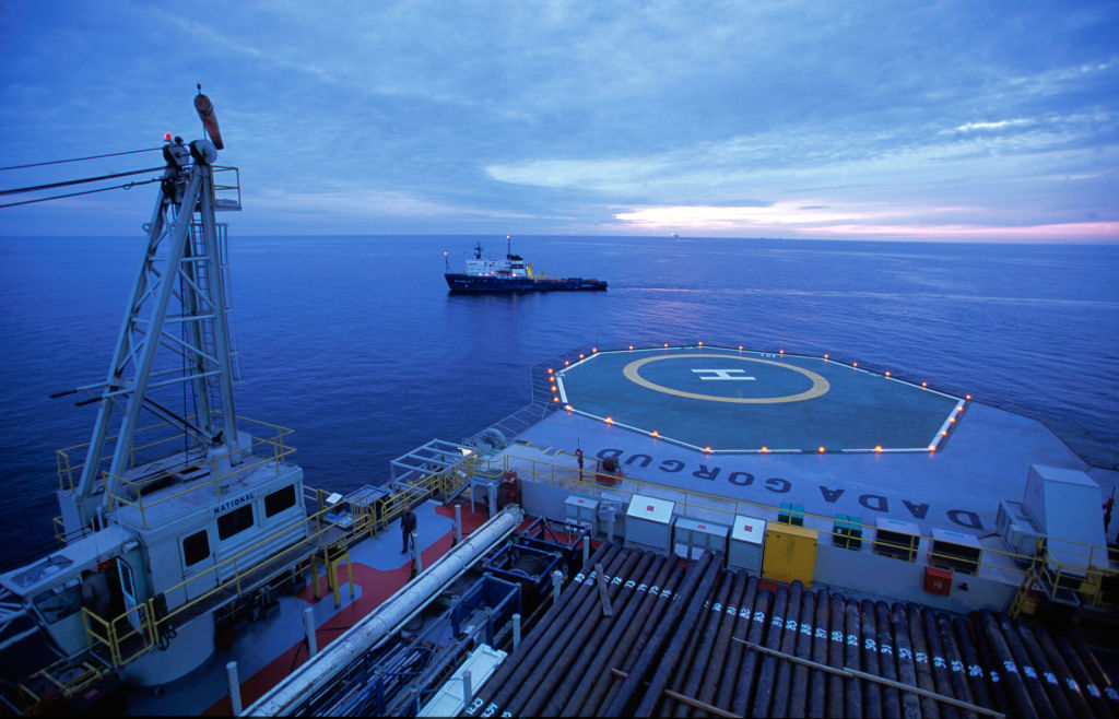 Oil rig helipad and support ship in the Gulf of Suez. (Photo by Giles Barnard/Construction Photography/Avalon/Getty Images)