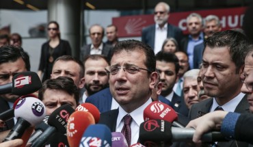 Ekrem Imamoglu speaks to press members outside the headquarters of CHP after party's extraordinary caucus meeting in Ankara, Turkey on May 7, 2019.