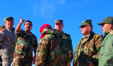 Maj. Gen. Khader (center) tours regime positions near Shoula alongside Feras Jeham (pointing) commander of the Deir ez-Zor NDF and Republican Guard officers.