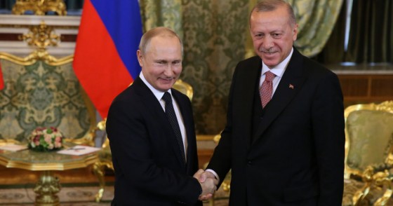  Russian President Vladimir Putin (L) greets Turkish President Recep Tayyip Erdogan (R) during their bilateral talks at the Grand Kremlin Palace on April 8, 2019 in Moscow, Russia.