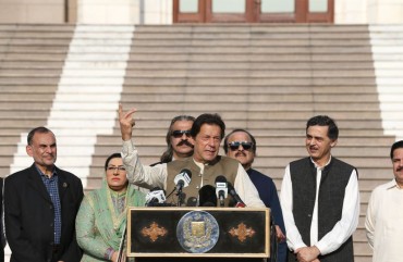 Pakistan's Prime Minister, Imran Khan (Front) addresses the gathering as they take part in an human chain in solidarity with Indian Kashmiri Muslims, in Islamabad on October 11, 2019.