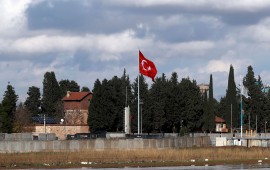 Turkish flag hangs at border with Syria 