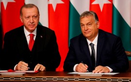 Turkish President Recep Tayyip Erdogan (L) poses with Hungarian Prime minister Viktor Orbán after they met for discussions on Syria and migration on November 7, 2019 in Budapest, Hungary. 