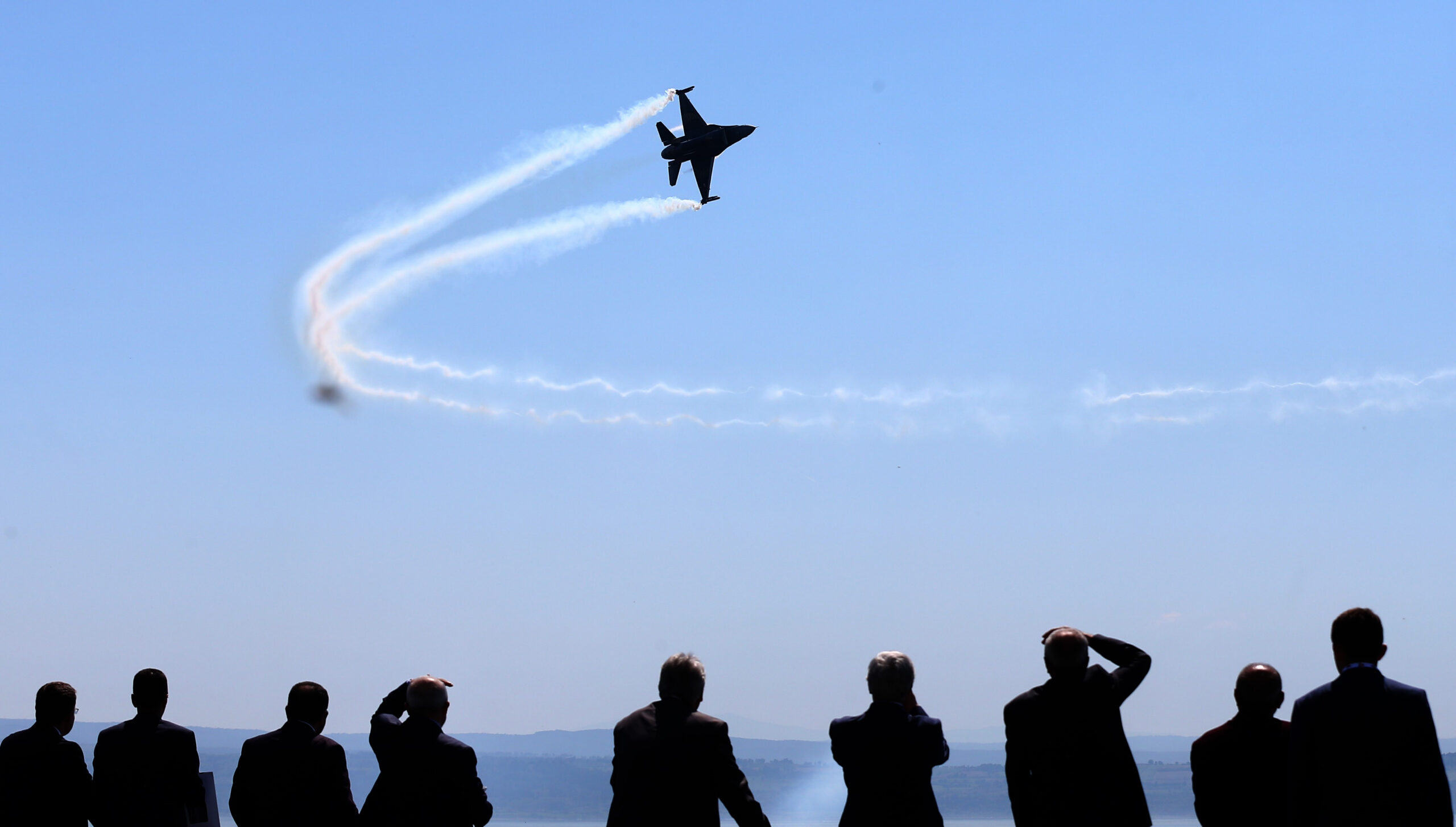 F-35 American made fighter jet showing off advanced maneuverability