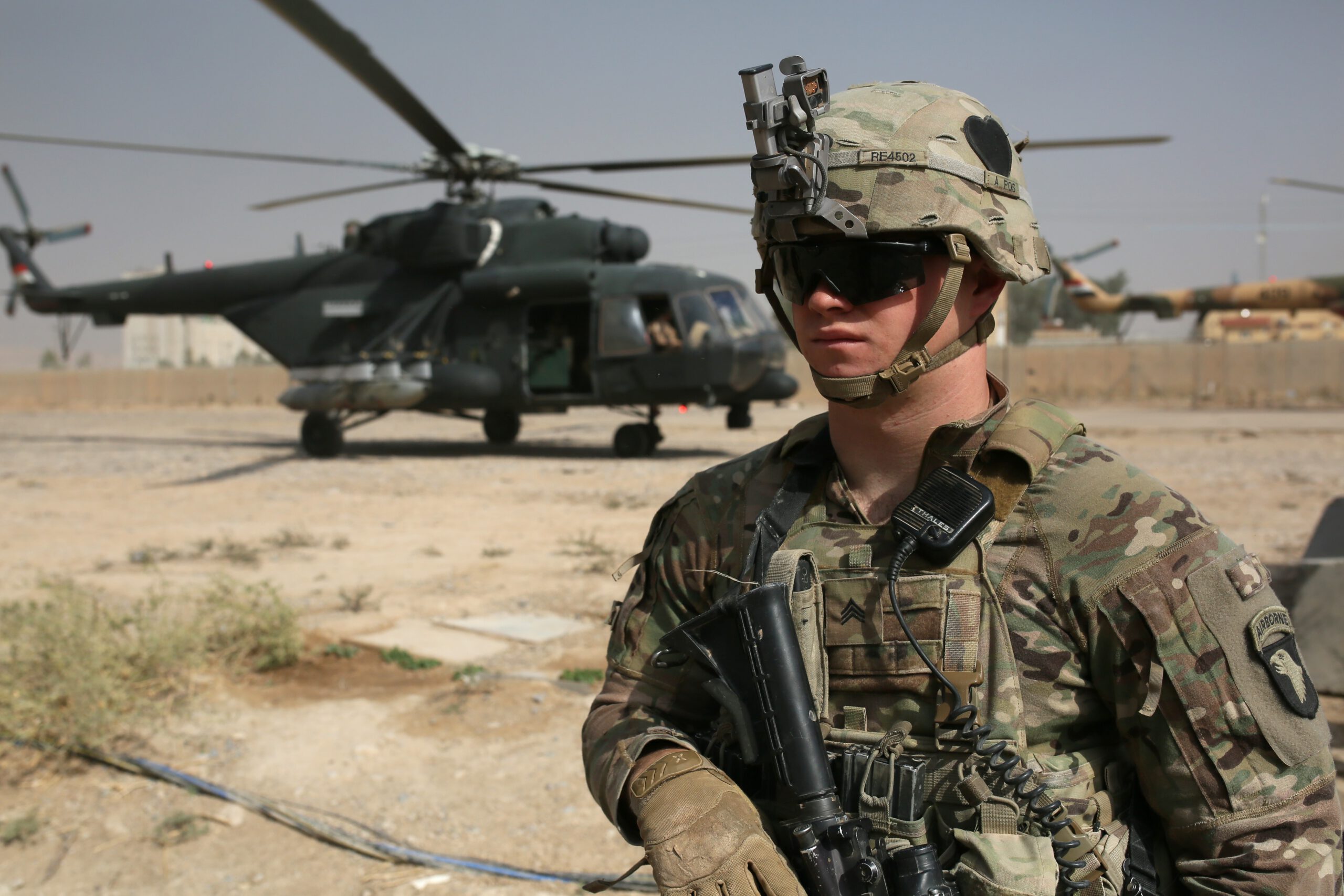 US soldiers leave Nineveh Joint Operations Command Headquarters with helicopters to go to Al-Kayyara district and around Mosul, in Nineveh, Iraq on October 19, 2016.