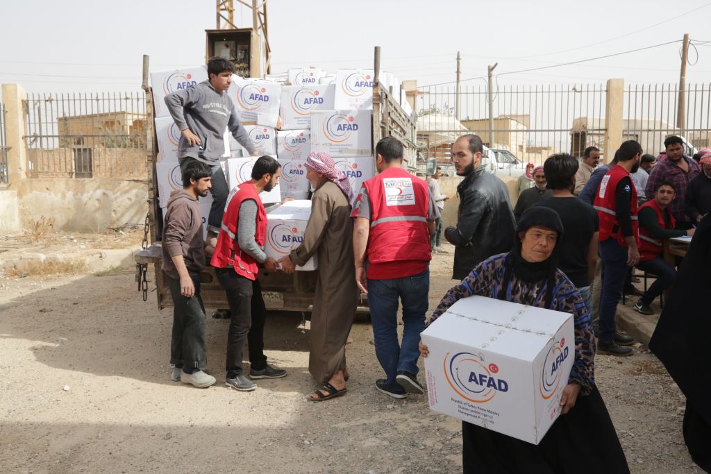 Turkey distribute humanitarian aid in Al-Bab town of Aleppo. Credit: Anadolu Agency / Contributor