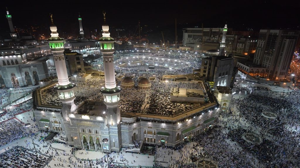  Muslim pilgrims gather at the Grand Mosque in Saudi Arabia's holy city of Mecca on August 7, 2019, prior to the start of the annual Hajj pilgrimage in the holy city. 