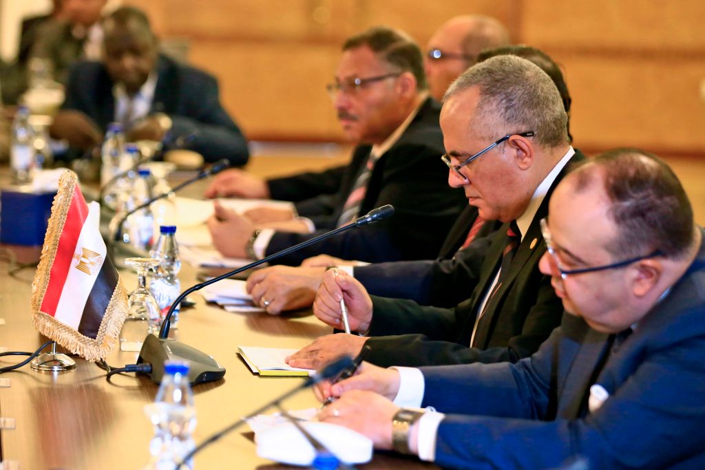Egyptian Water Resources Minister Mohamed Abdel Aati (2nd R) participates with a delegation in the 