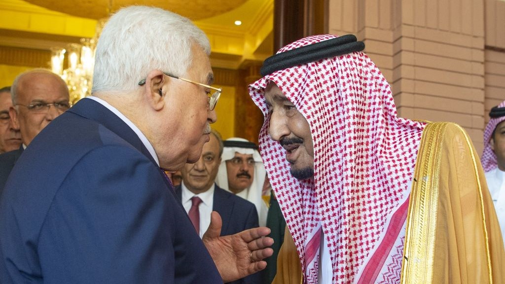 Palestinian President Mahmoud Abbas (L) meets Saudi Arabian King Salman bin Abdulaziz al-Saud (R) in Riyadh, Saudi Arabia on October 15, 2019. 