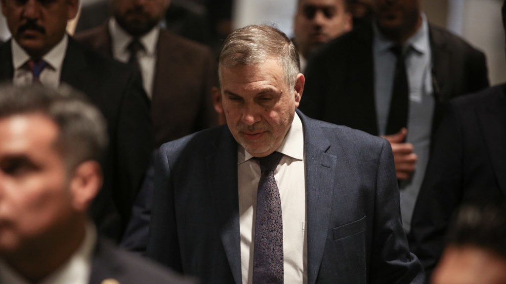  Iraqi Prime Minister Mohammed Tawfiq Allawi arrives at the parliament headquarters ahead of a special session for a confidence vote on the new cabinet members. 