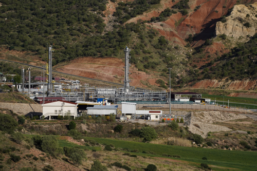 Photo by Ismael Adnan/SOPA Images/LightRocket via Getty Images